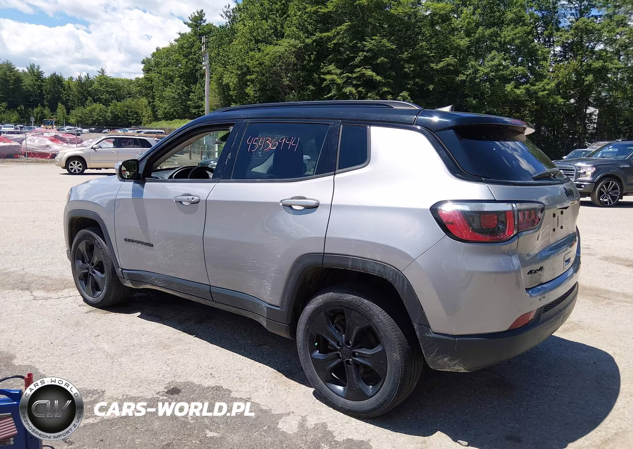 2020 Jeep Compass Altitude 4X4 VIN:3C4NJDBB1LT107221 - 3