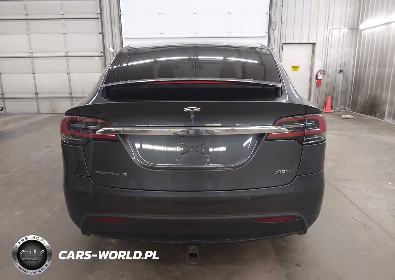 2018 Tesla Model X VIN:5YJXCDE22JF136995 - 17