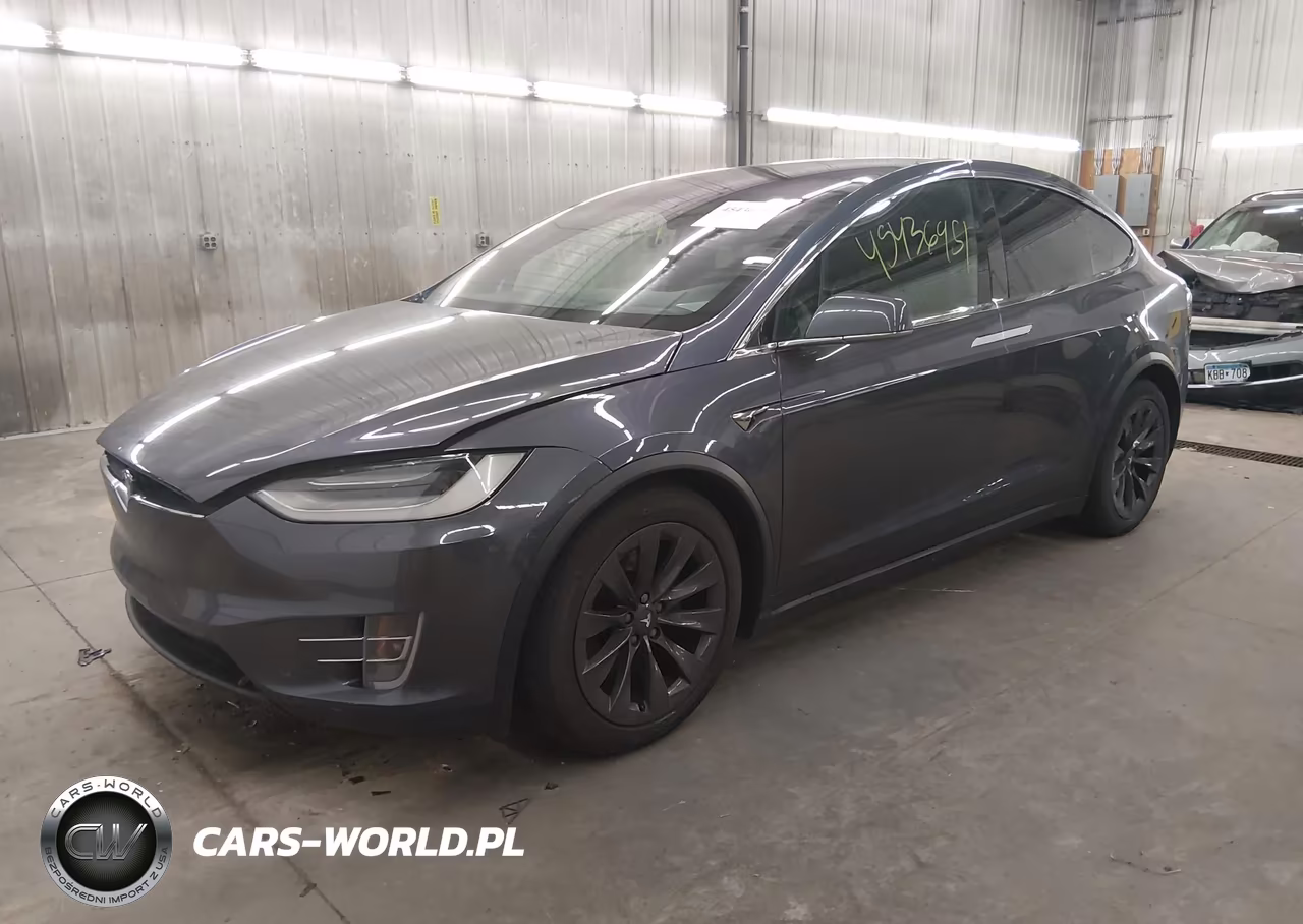 2018 Tesla Model X VIN:5YJXCDE22JF136995 - 2