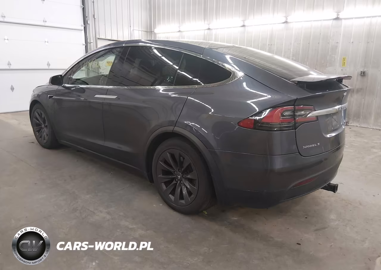 2018 Tesla Model X VIN:5YJXCDE22JF136995 - 3