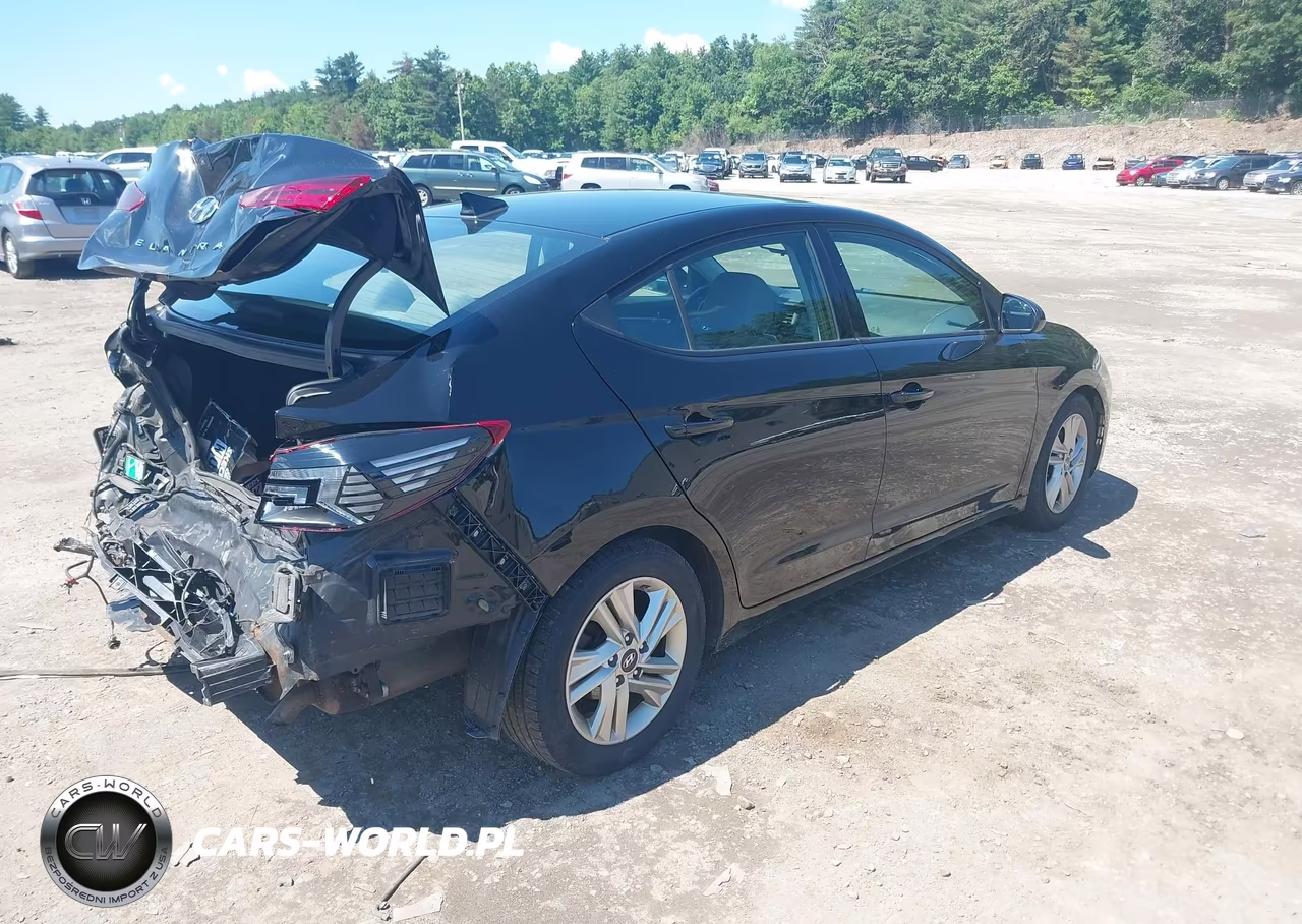 2019 Hyundai Elantra Value Edition VIN:5NPD84LF7KH487897 - 4