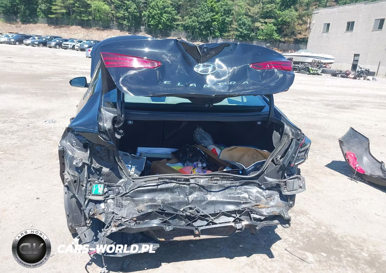 2019 Hyundai Elantra Value Edition VIN:5NPD84LF7KH487897 - 6