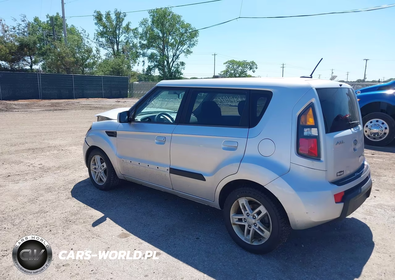 2010 Kia Soul + VIN:KNDJT2A29A7145182 - 3