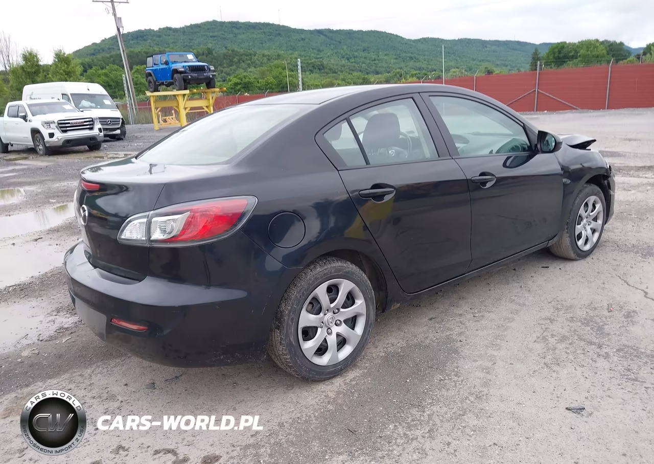 2013 Mazda Mazda3 I Sv VIN:JM1BL1TG6D1747472 - 4