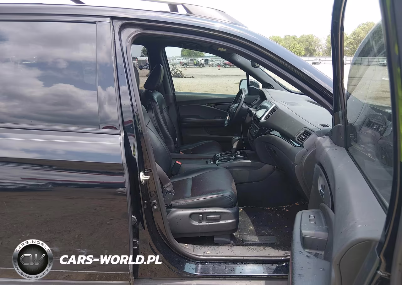 2017 Honda Ridgeline Black Edition VIN:5FPYK3F8XHB016125 - 5