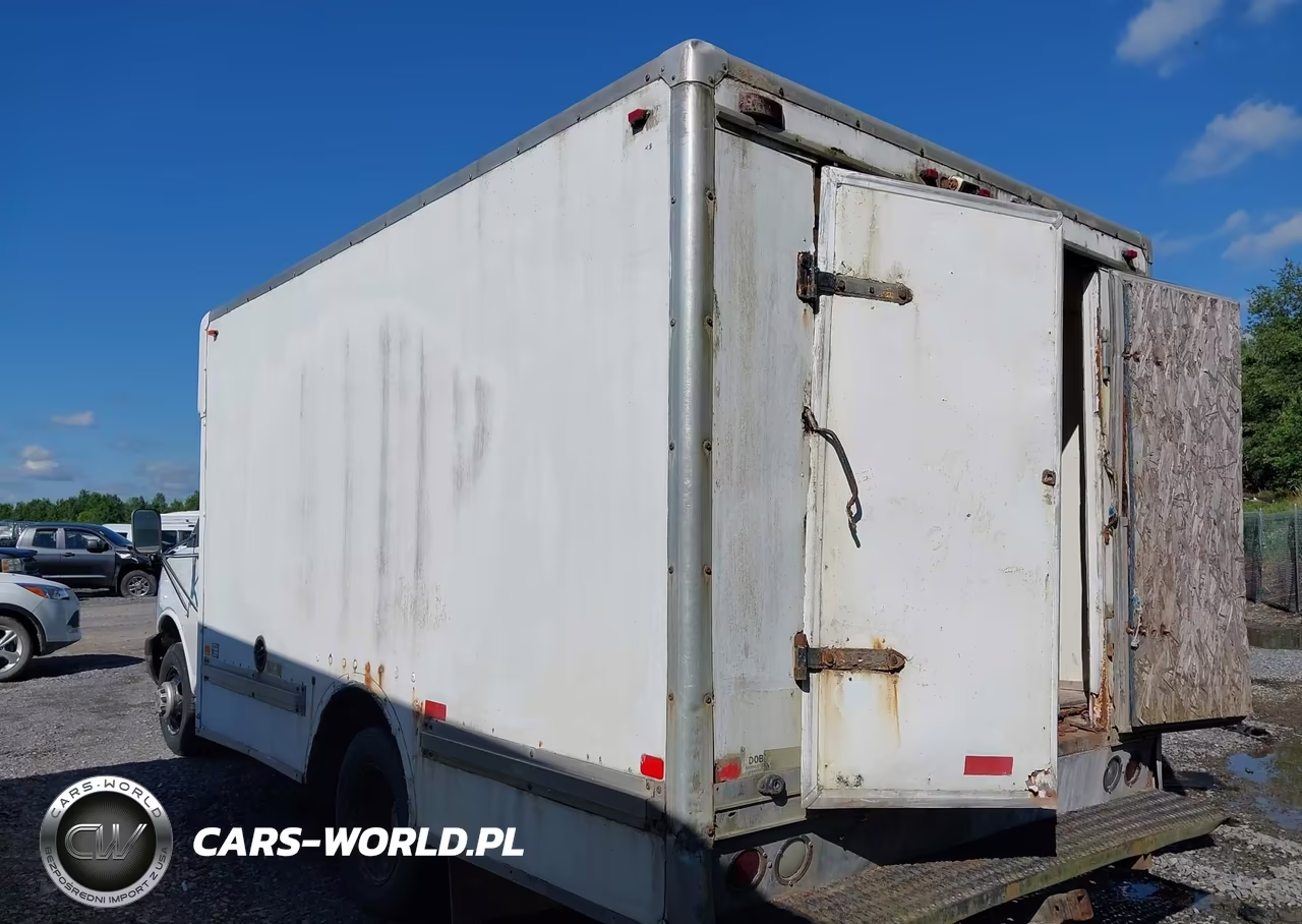 2004 Chevrolet Express Cutaway Base W-C7L-C7N VIN:1GBJG31U341130331 - 3