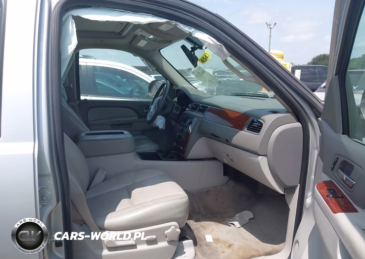 2012 Chevrolet Suburban Lt VIN:1GNSCJE03CR102155 - 5
