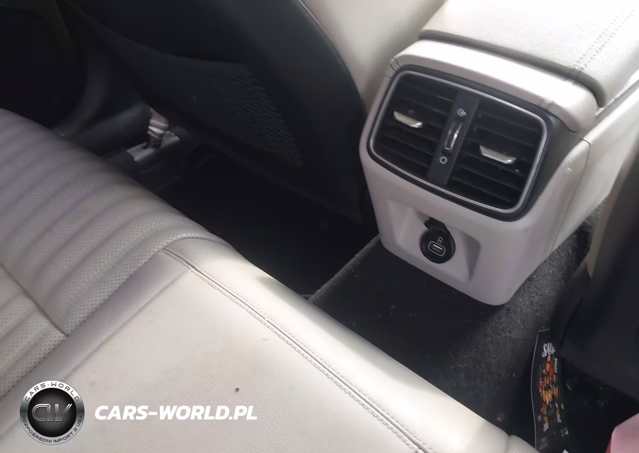 2019 Genesis G70 2.0T Advanced VIN:KMTG34LAXKU025731 - 8