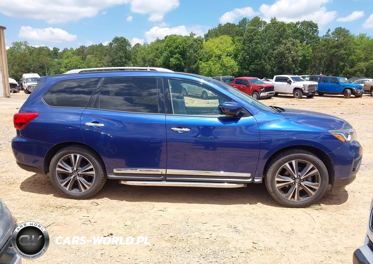 2017 Nissan Pathfinder Platinum VIN:5N1DR2MN2HC652522 - 13