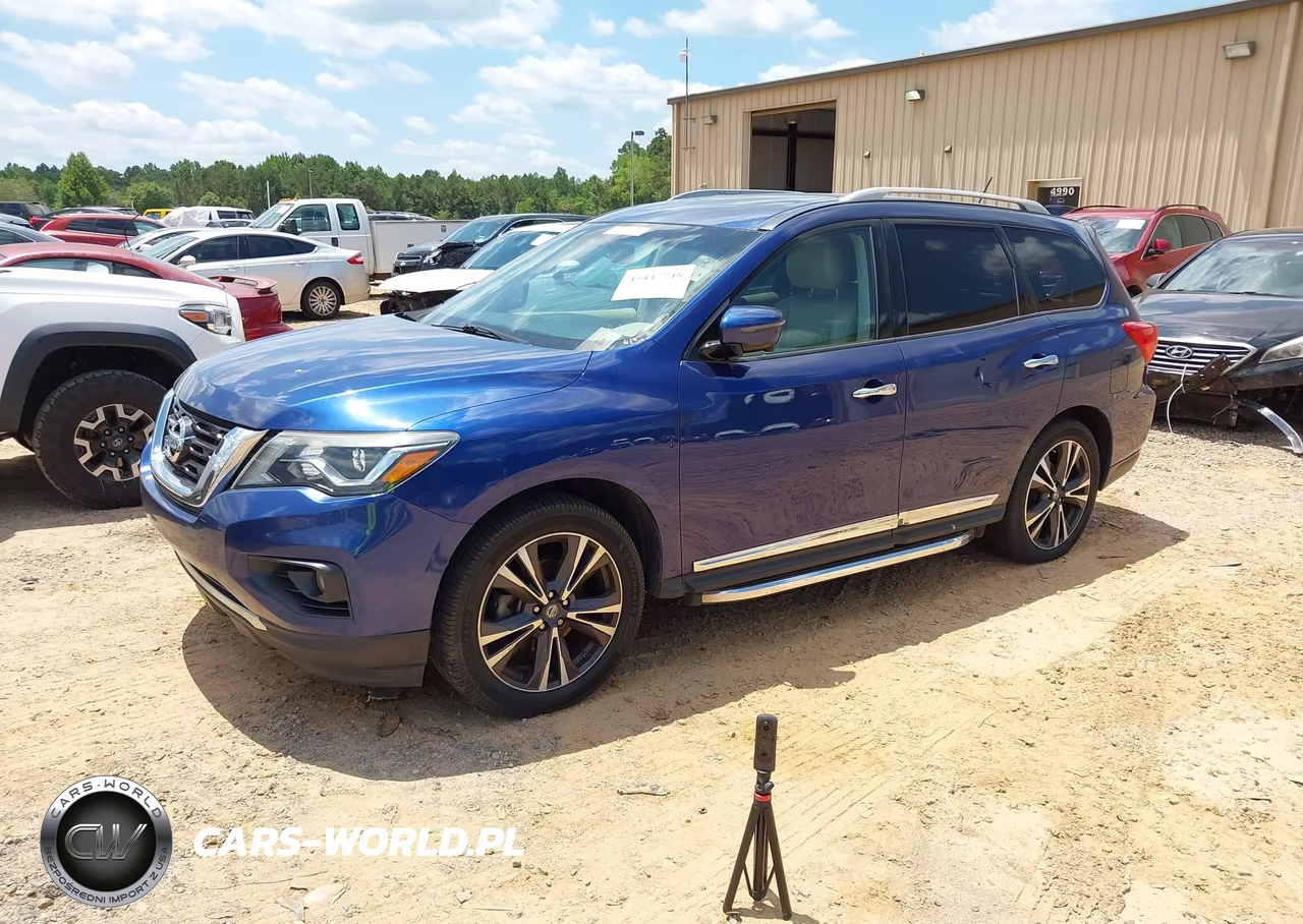 2017 Nissan Pathfinder Platinum VIN:5N1DR2MN2HC652522 - 2