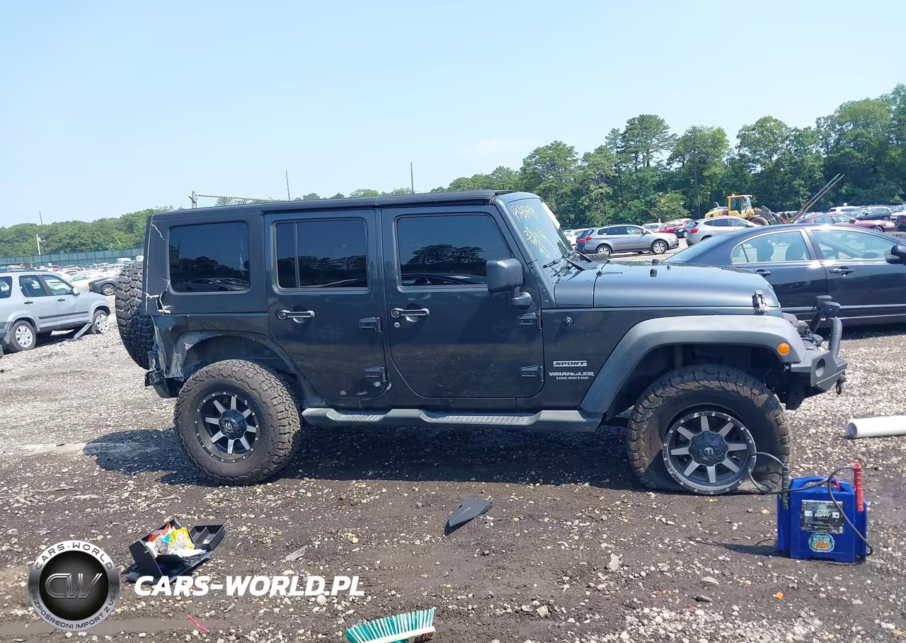 2010 Jeep Wrangler Unlimited Sport VIN:1J4BA3H10AL142458 - 13