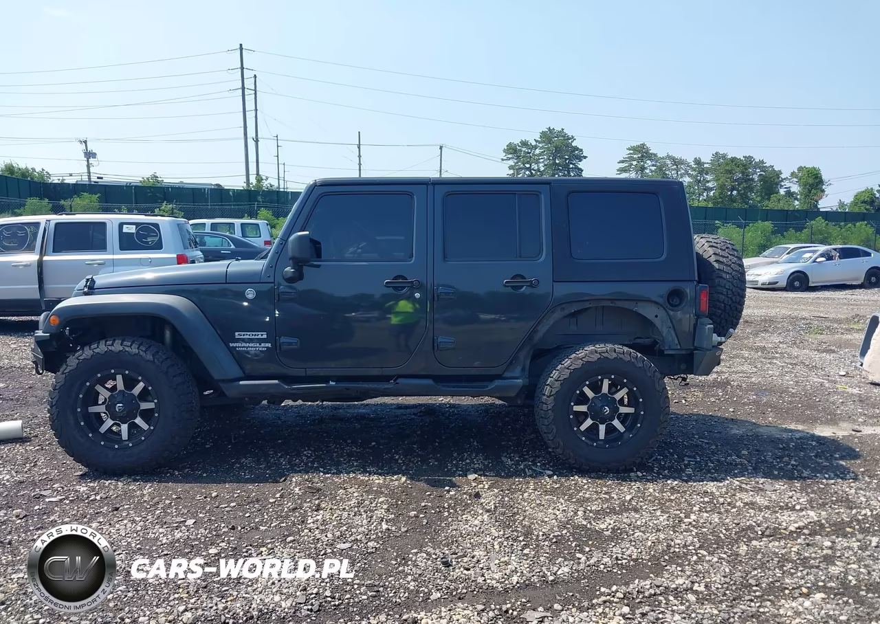 2010 Jeep Wrangler Unlimited Sport VIN:1J4BA3H10AL142458 - 14