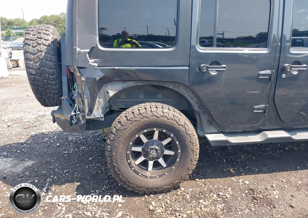 2010 Jeep Wrangler Unlimited Sport VIN:1J4BA3H10AL142458 - 18