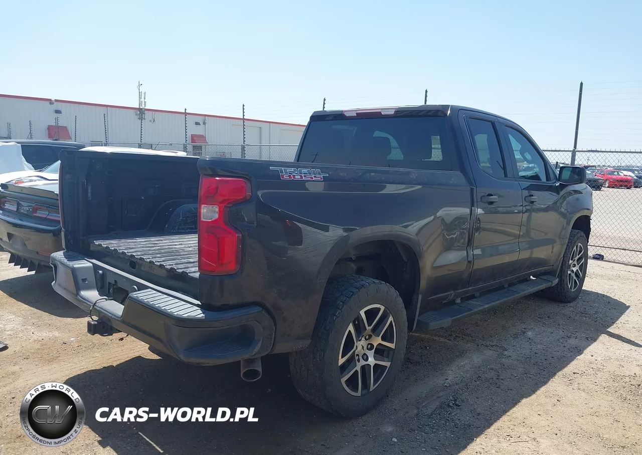 2019 Chevrolet Silverado 1500 Custom Trail Boss VIN:1GCRYCEH1KZ268053 - 4