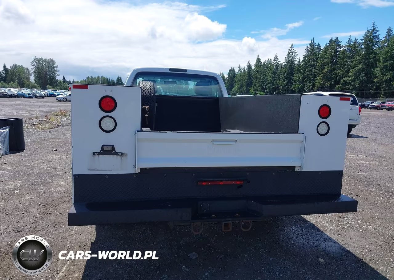 2016 Ford F-350 Chassis Xl-Xlt VIN:1FDRF3G68GEA60084 - 16
