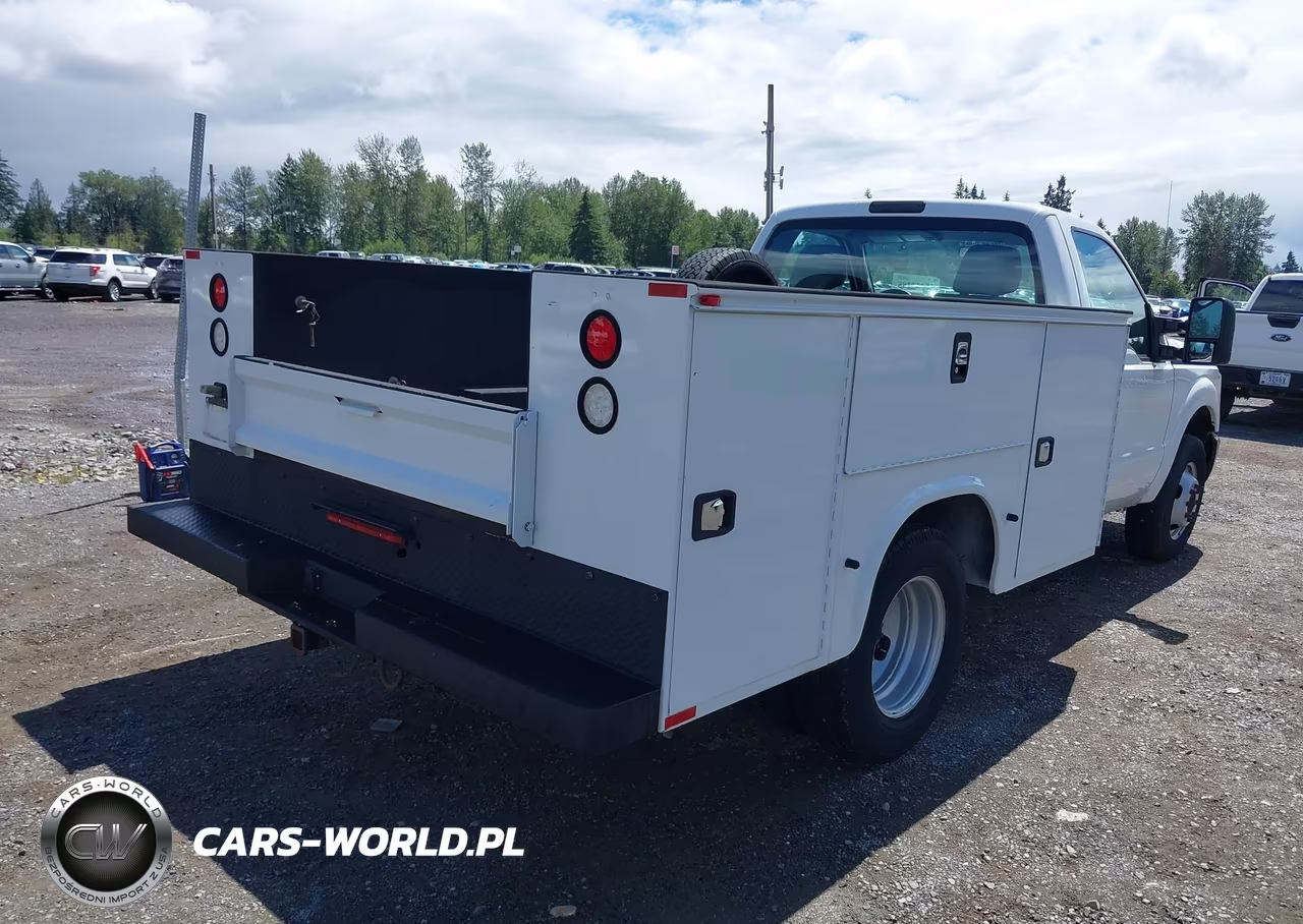2016 Ford F-350 Chassis Xl-Xlt VIN:1FDRF3G68GEA60084 - 4