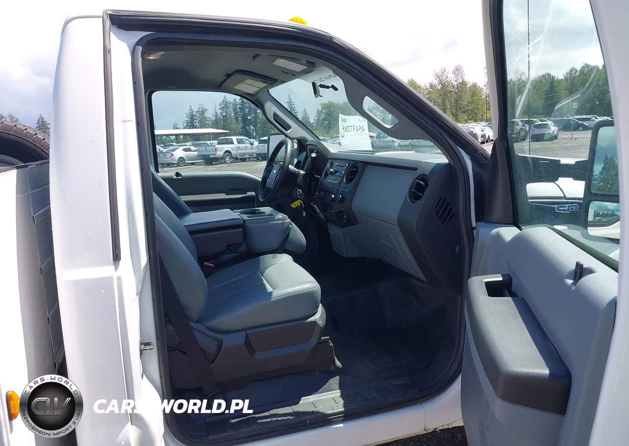 2016 Ford F-350 Chassis Xl-Xlt VIN:1FDRF3G68GEA60084 - 5