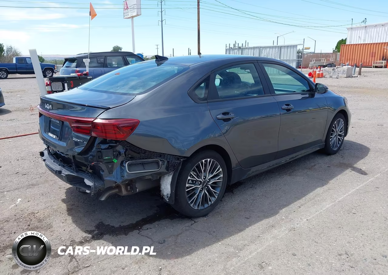 2023 Kia Forte Gt-Line VIN:3KPF54AD7PE597671 - 4