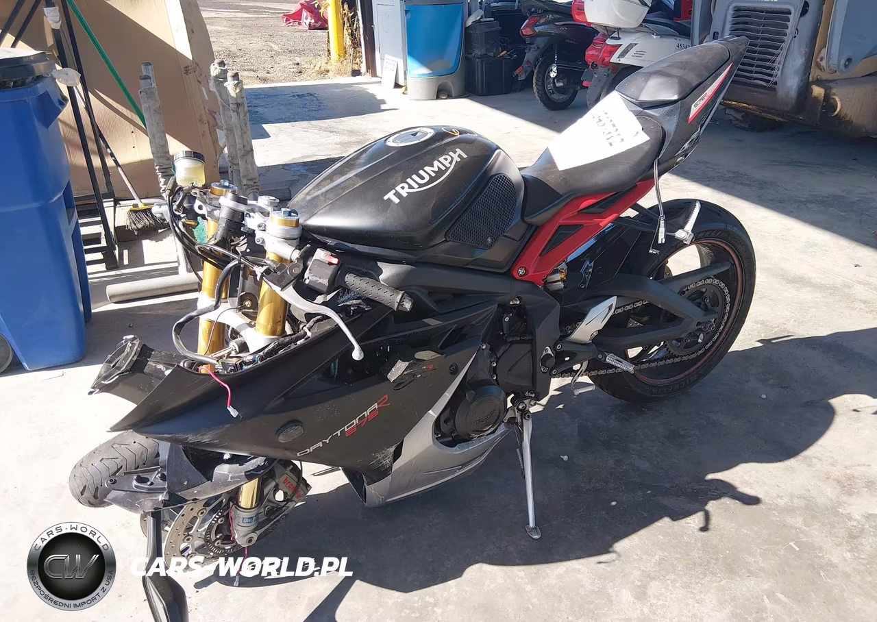 2015 Triumph Motorcycle Daytona 675R Abs VIN:SMTA02YK4FJ685002 - 2