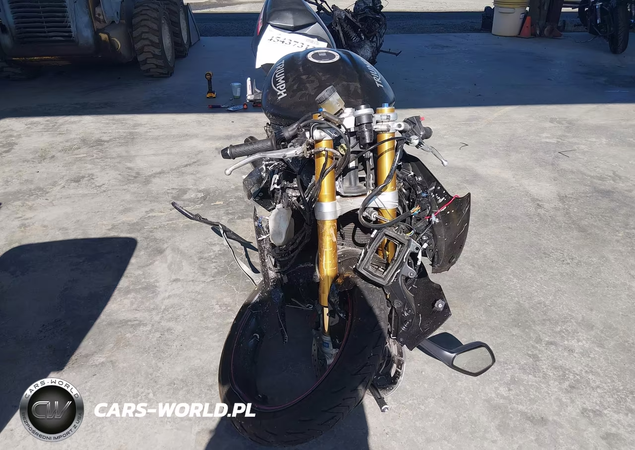 2015 Triumph Motorcycle Daytona 675R Abs VIN:SMTA02YK4FJ685002 - 5