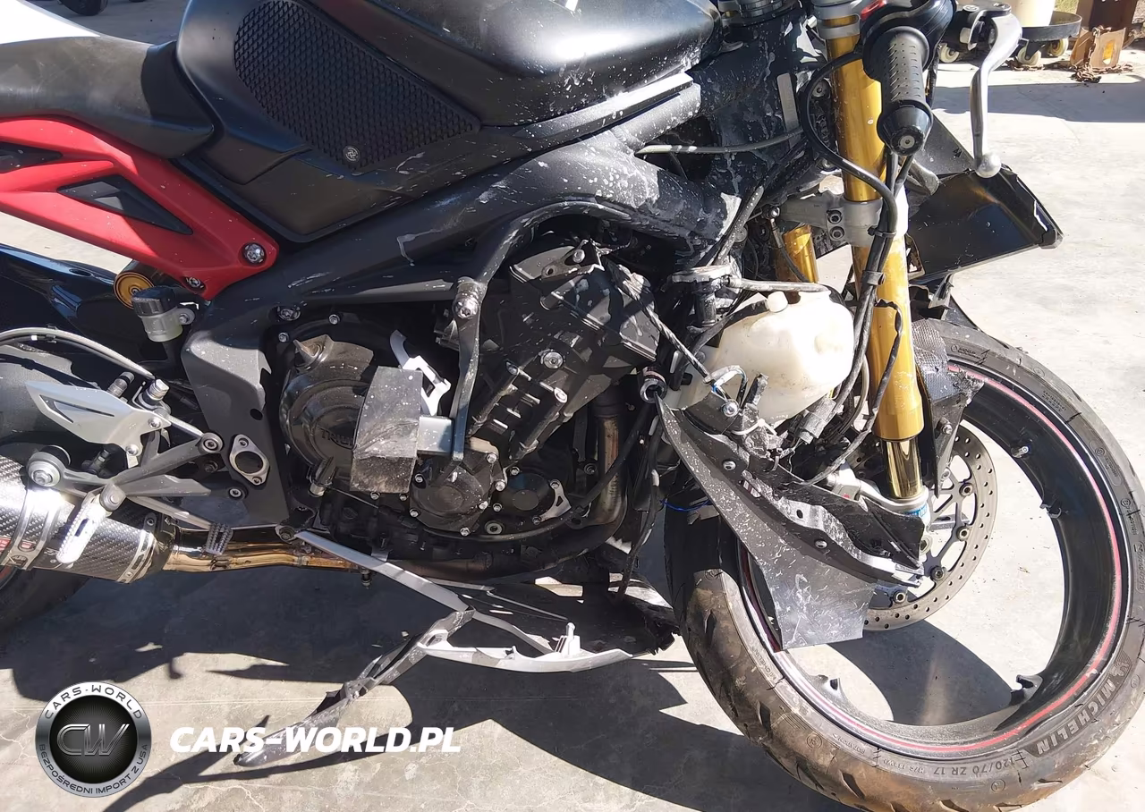 2015 Triumph Motorcycle Daytona 675R Abs VIN:SMTA02YK4FJ685002 - 8