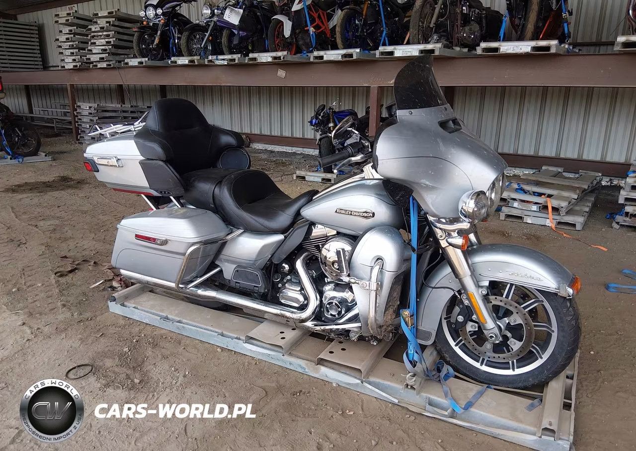 2015 Harley-Davidson Flhtcu Ultra Classic Electra Gld VIN:1HD1FCM1XFB687880 - 12