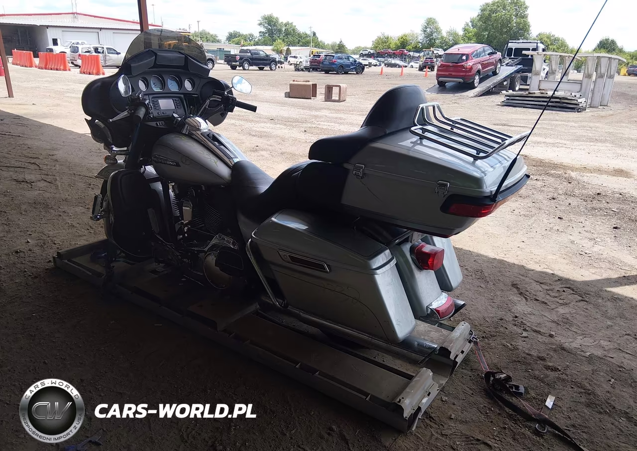 2015 Harley-Davidson Flhtcu Ultra Classic Electra Gld VIN:1HD1FCM1XFB687880 - 3