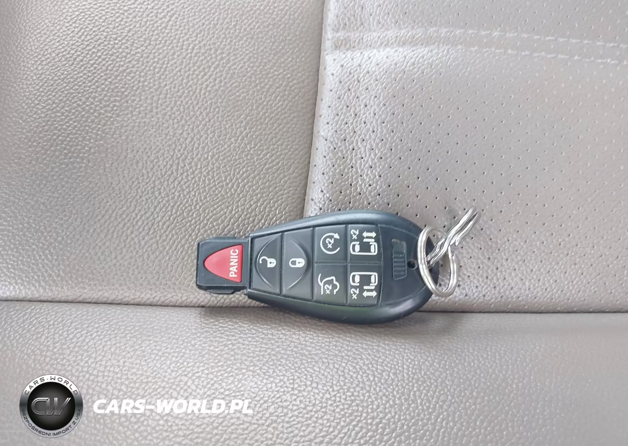 2013 Chrysler Town & Country Touring-L VIN:2C4RC1CGXDR614983 - 11