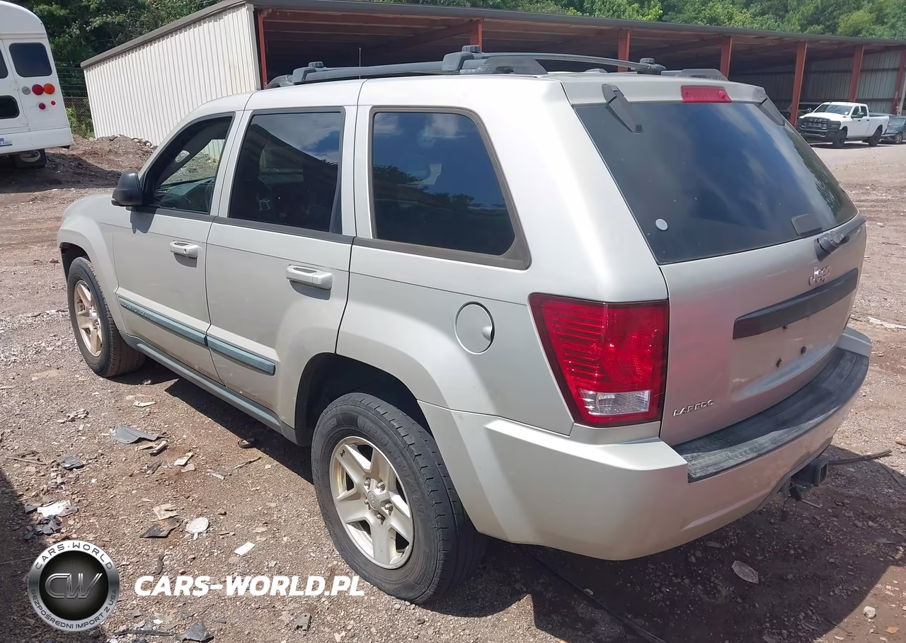 2008 Jeep Grand Cherokee Laredo VIN:1J8HS48N78C168516 - 3