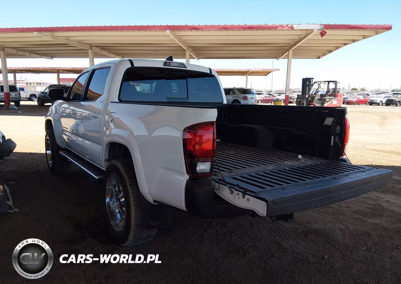 2018 Toyota Tacoma Sr5 V6 VIN:3TMAZ5CN8JM060525 - 3