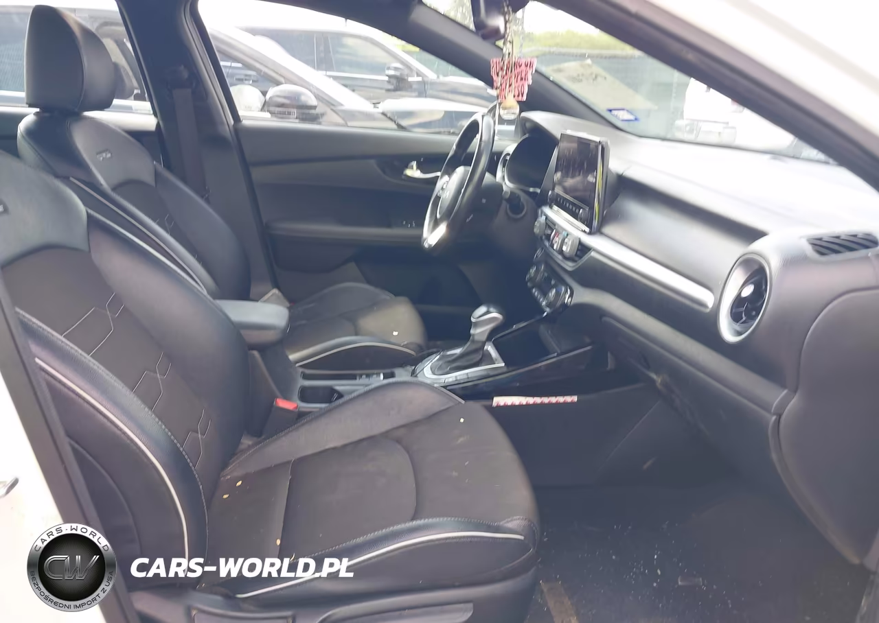2024 Kia Forte Gt-Line VIN:3KPF54ADXRE718180 - 5