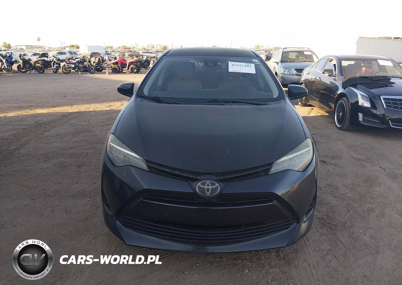 2018 Toyota Corolla Le VIN:2T1BURHE1JC081146 - 12