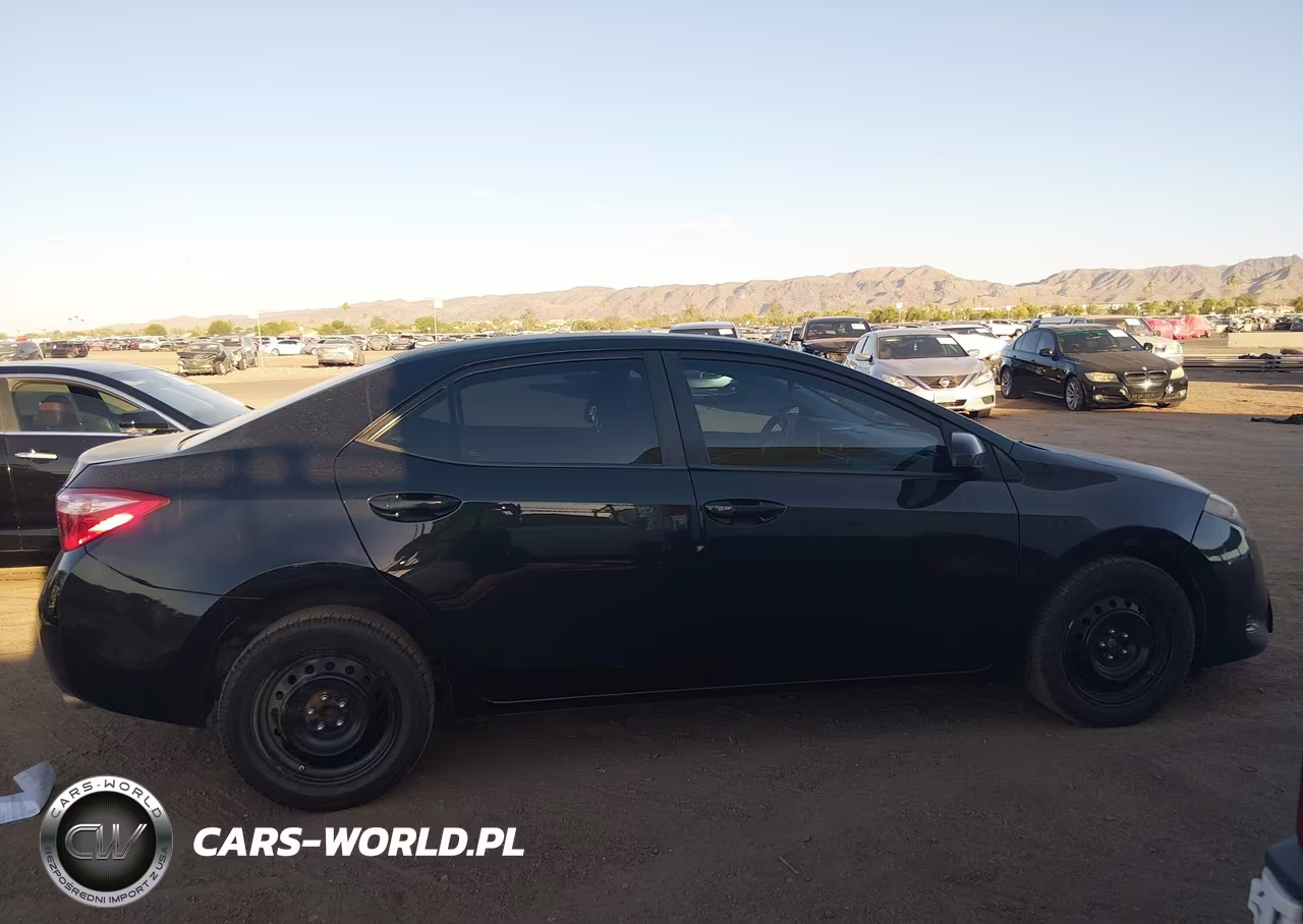 2018 Toyota Corolla Le VIN:2T1BURHE1JC081146 - 13