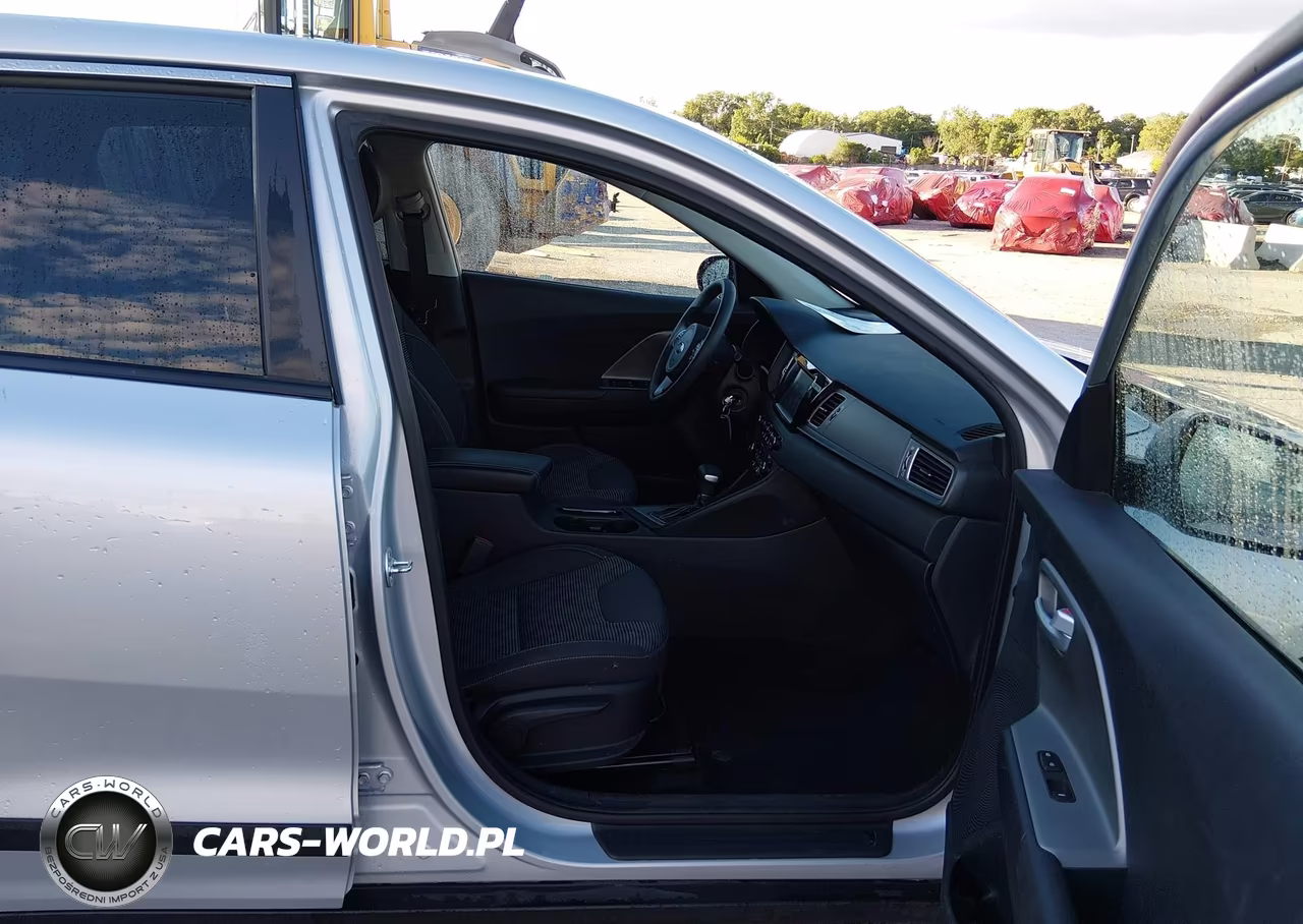 2018 Kia Niro Fe VIN:KNDCB3LC6J5160693 - 5