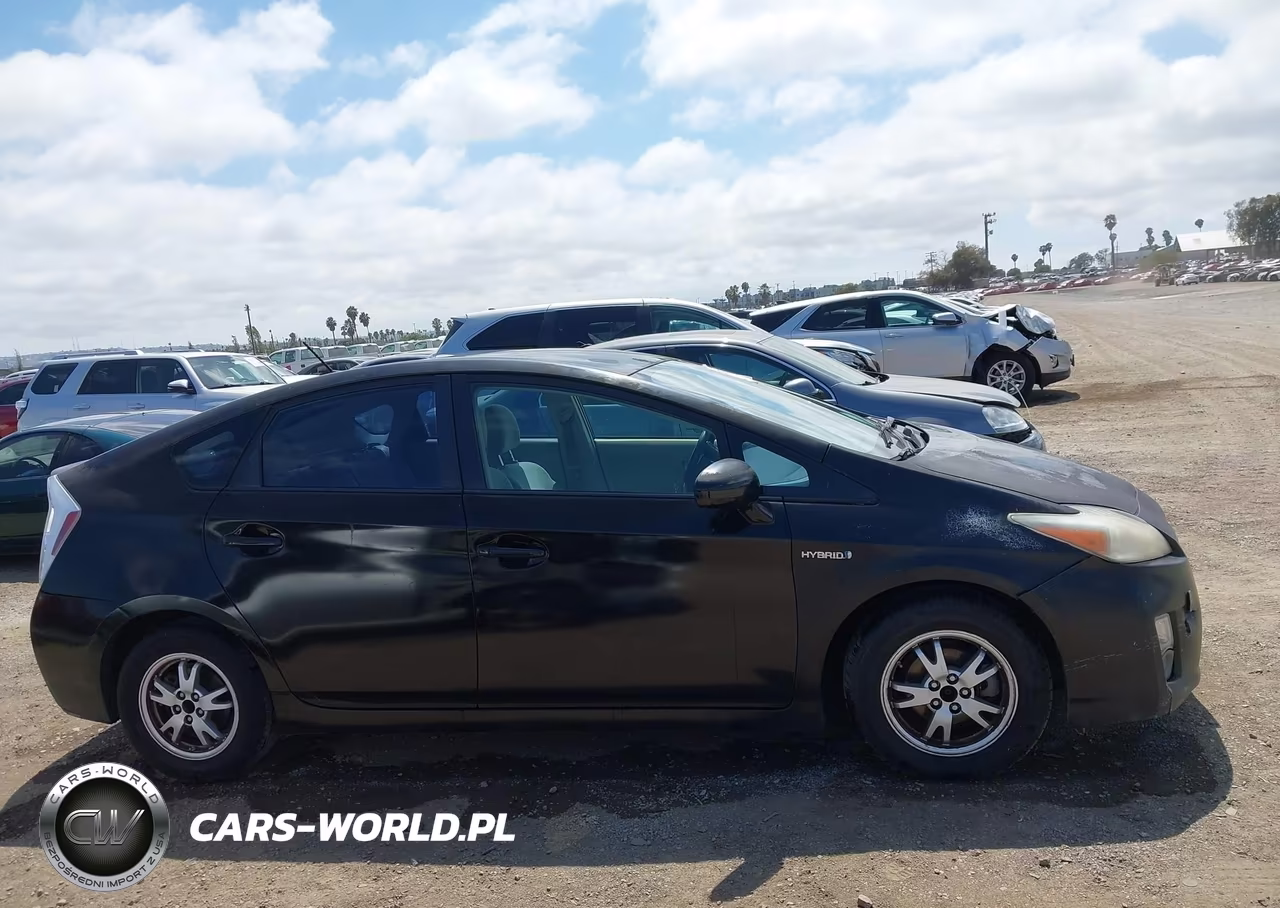 2011 Toyota Prius Two VIN:JTDKN3DU1B5302024 - 13