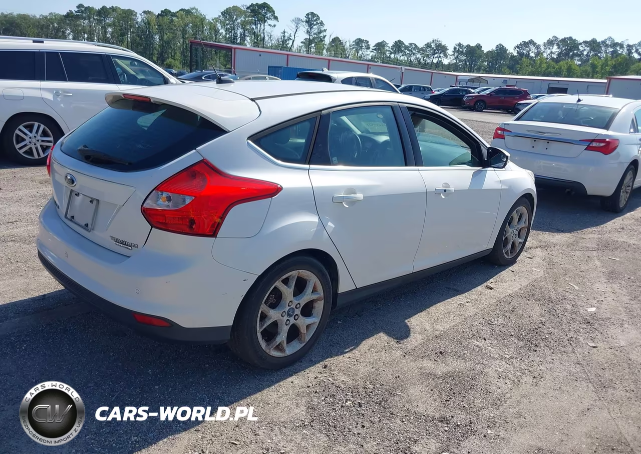2013 Ford Focus Titanium VIN:1FADP3N26DL218463 - 4