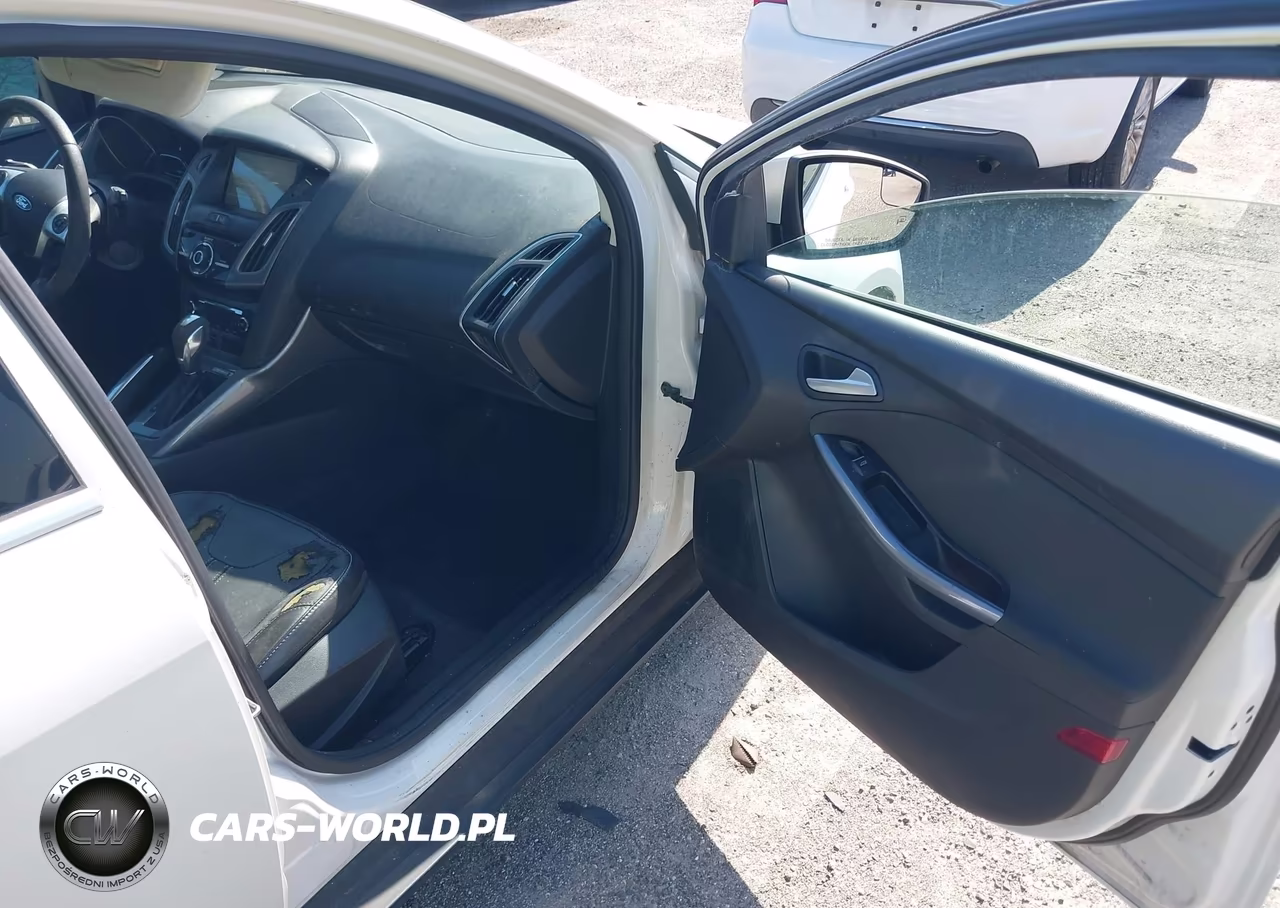 2013 Ford Focus Titanium VIN:1FADP3N26DL218463 - 5