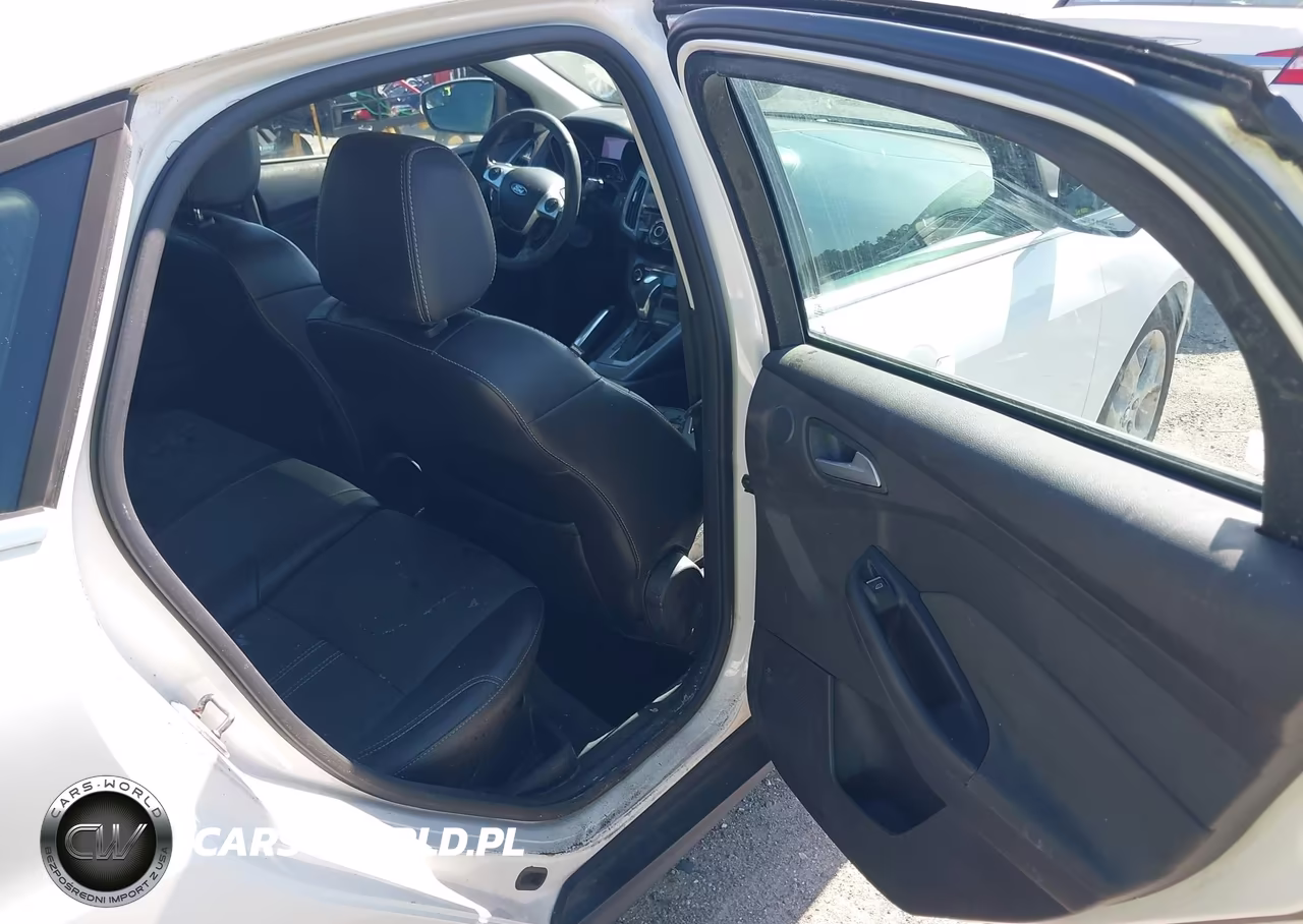 2013 Ford Focus Titanium VIN:1FADP3N26DL218463 - 8