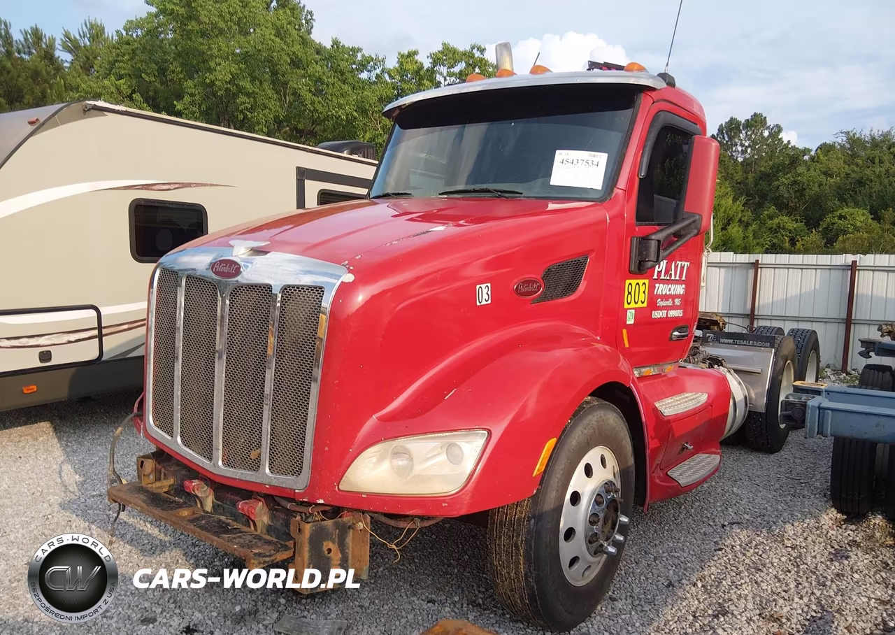 2015 Peterbilt 579 VIN:1XPBDP8X6FD270342 - 2