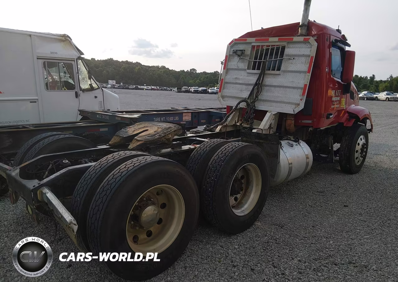 2015 Peterbilt 579 VIN:1XPBDP8X6FD270342 - 4