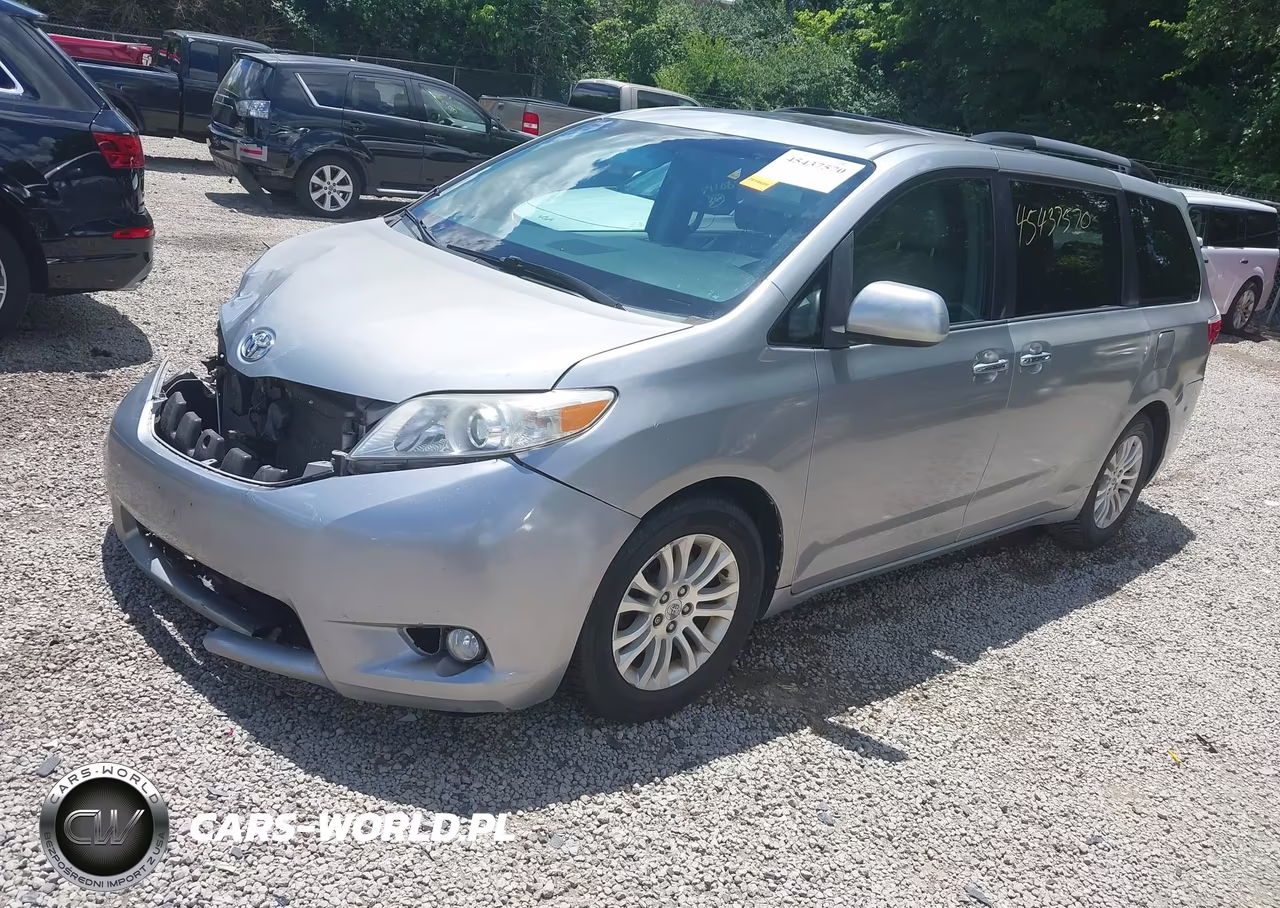 2015 Toyota Sienna Xle 8 Passenger VIN:5TDYK3DC3FS593720 - 2