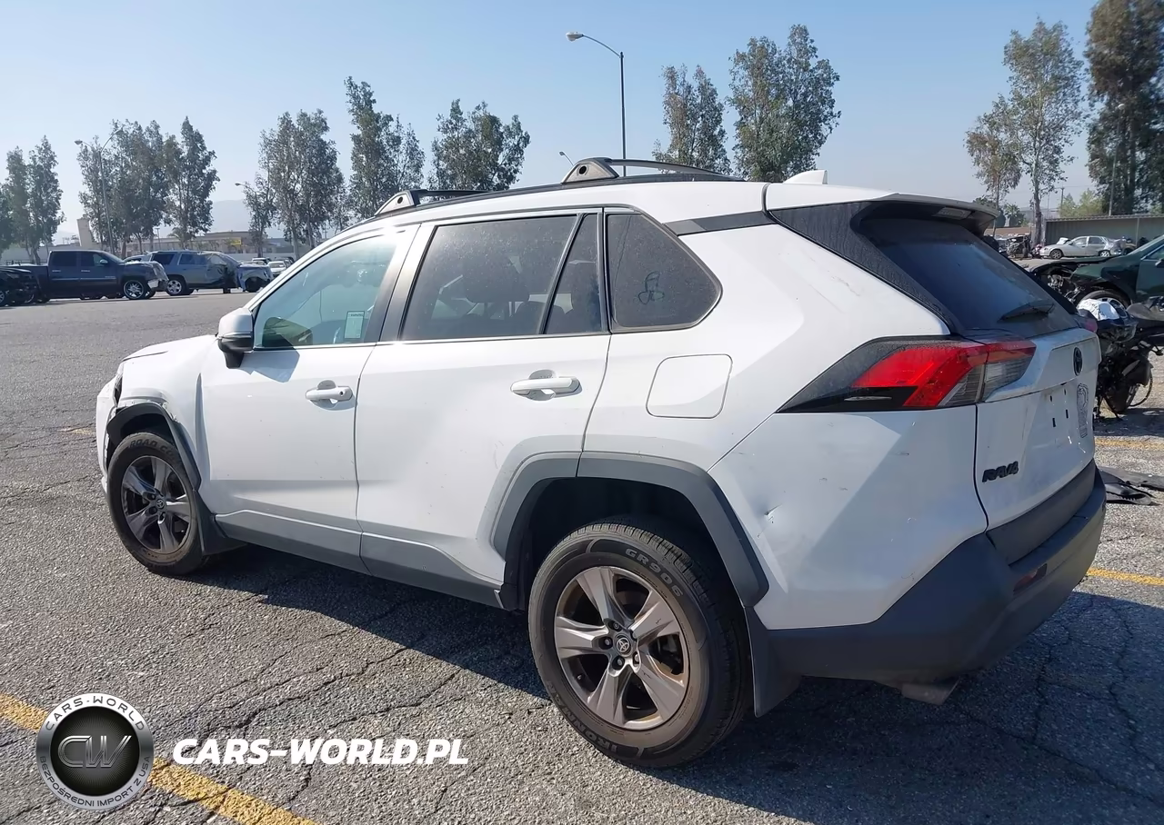 2022 Toyota Rav4 Xle VIN:2T3P1RFV8NC310078 - 3