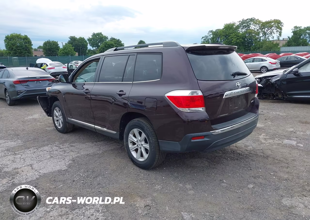 2011 Toyota Highlander Base V6 VIN:5TDBK3EH3BS083619 - 3