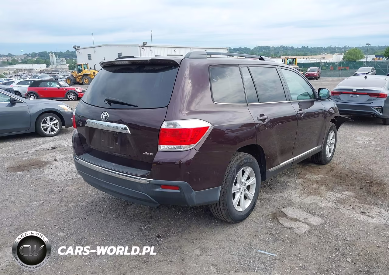 2011 Toyota Highlander Base V6 VIN:5TDBK3EH3BS083619 - 4