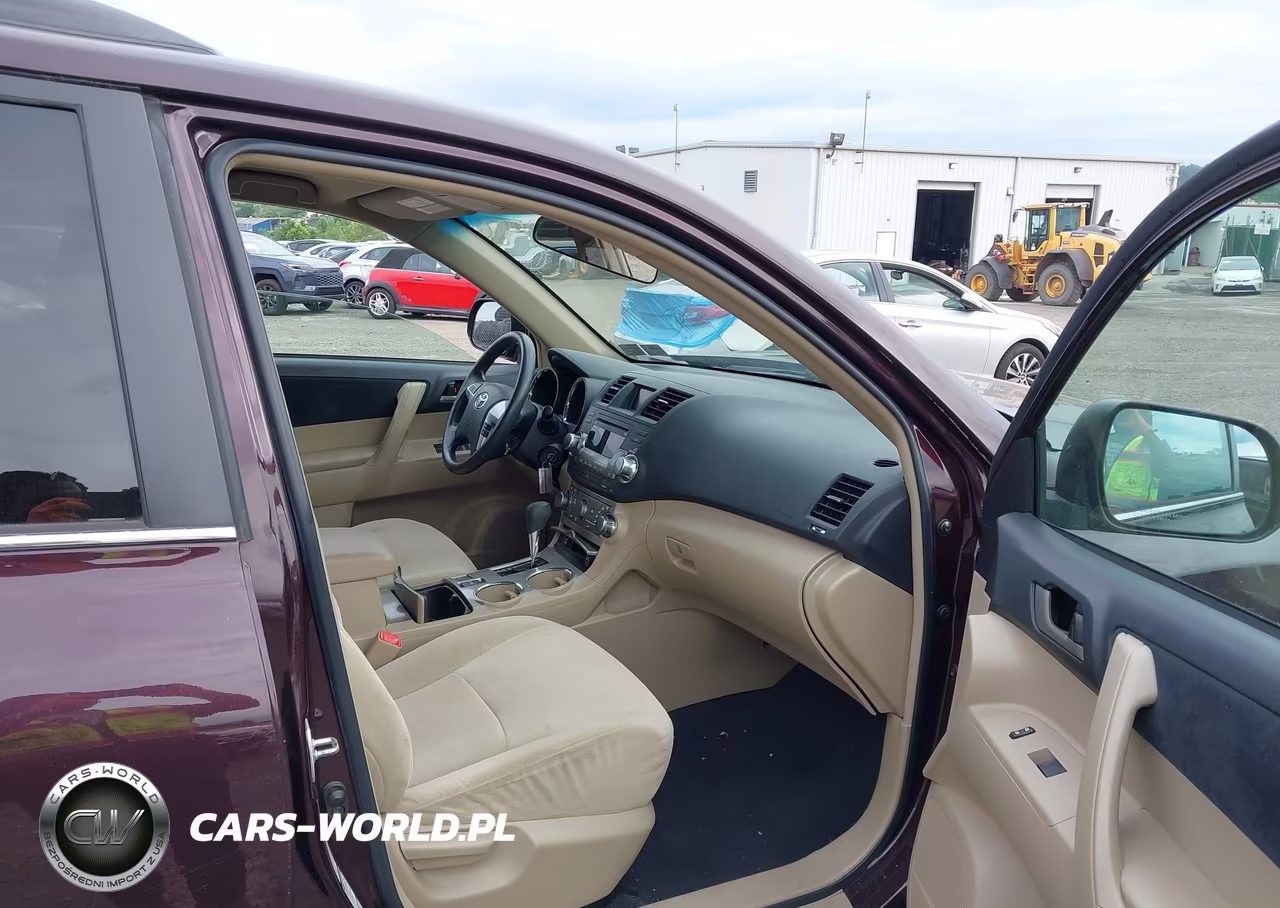 2011 Toyota Highlander Base V6 VIN:5TDBK3EH3BS083619 - 5