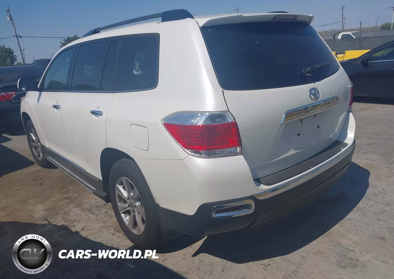 2013 Toyota Highlander Base Plus VIN:5TDZA3EHXDS036978 - 3