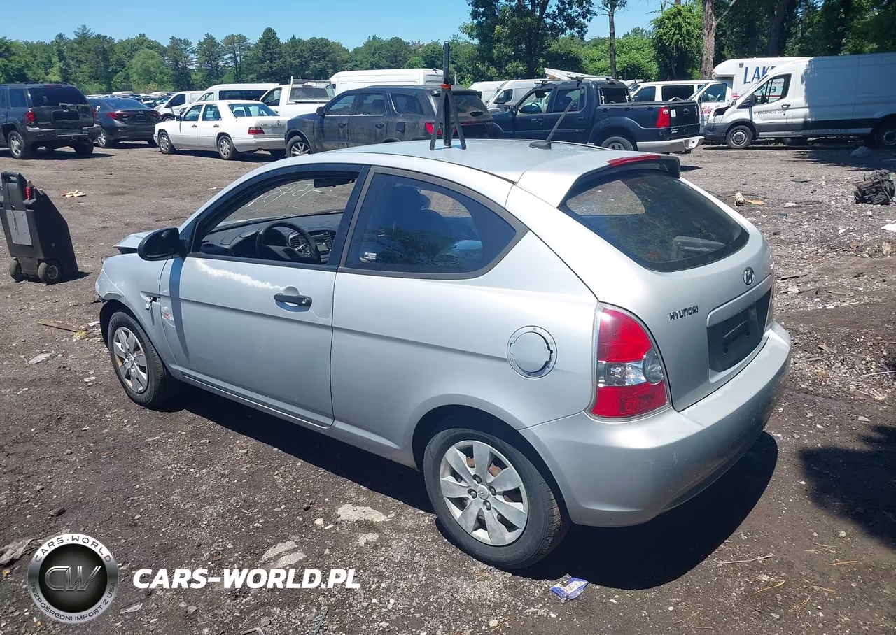 2009 Hyundai Accent Gs VIN:KMHCM36C19U114000 - 3