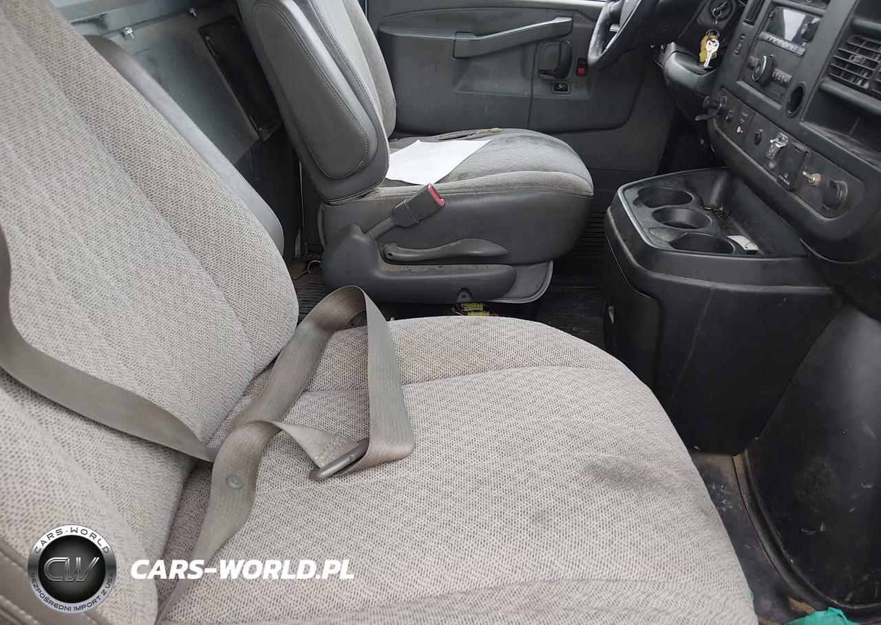 2016 Chevrolet Express 2500 Work Van VIN:1GCWGAFF8G1236780 - 5