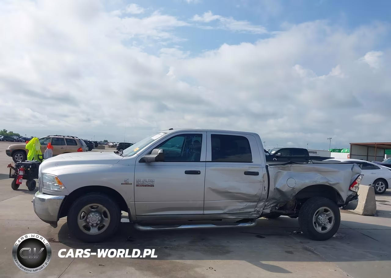 2013 Ram 2500 Tradesman VIN:3C6UR4CLXDG613661 - 14