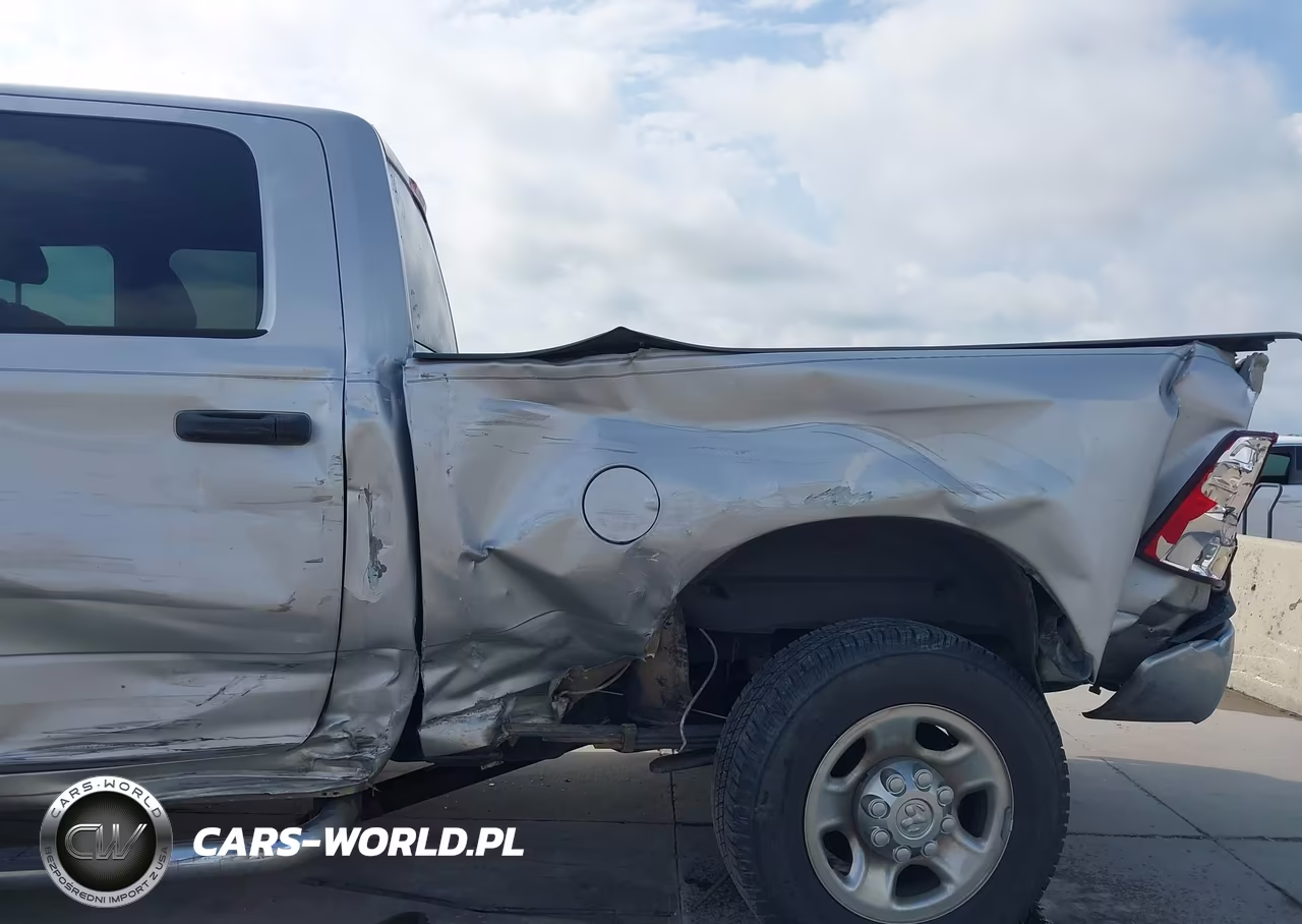 2013 Ram 2500 Tradesman VIN:3C6UR4CLXDG613661 - 18